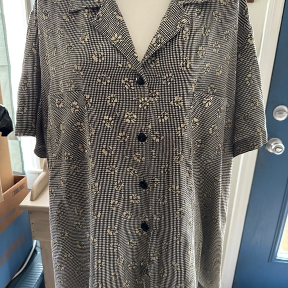 Sag Harbor Woman top - Picture 1 of 2